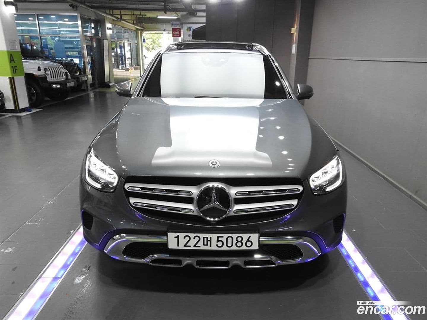 Main__Slider__Photo:GLC-Class Mercedes-Benz 2022.8-0