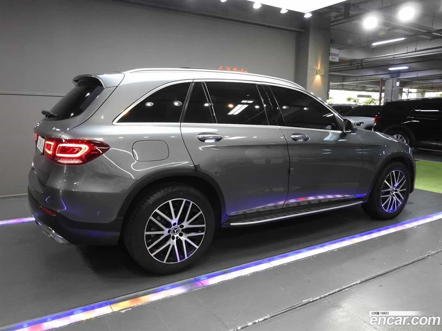 GLC-Class Mercedes-Benz 2022.8-OUTER-003
