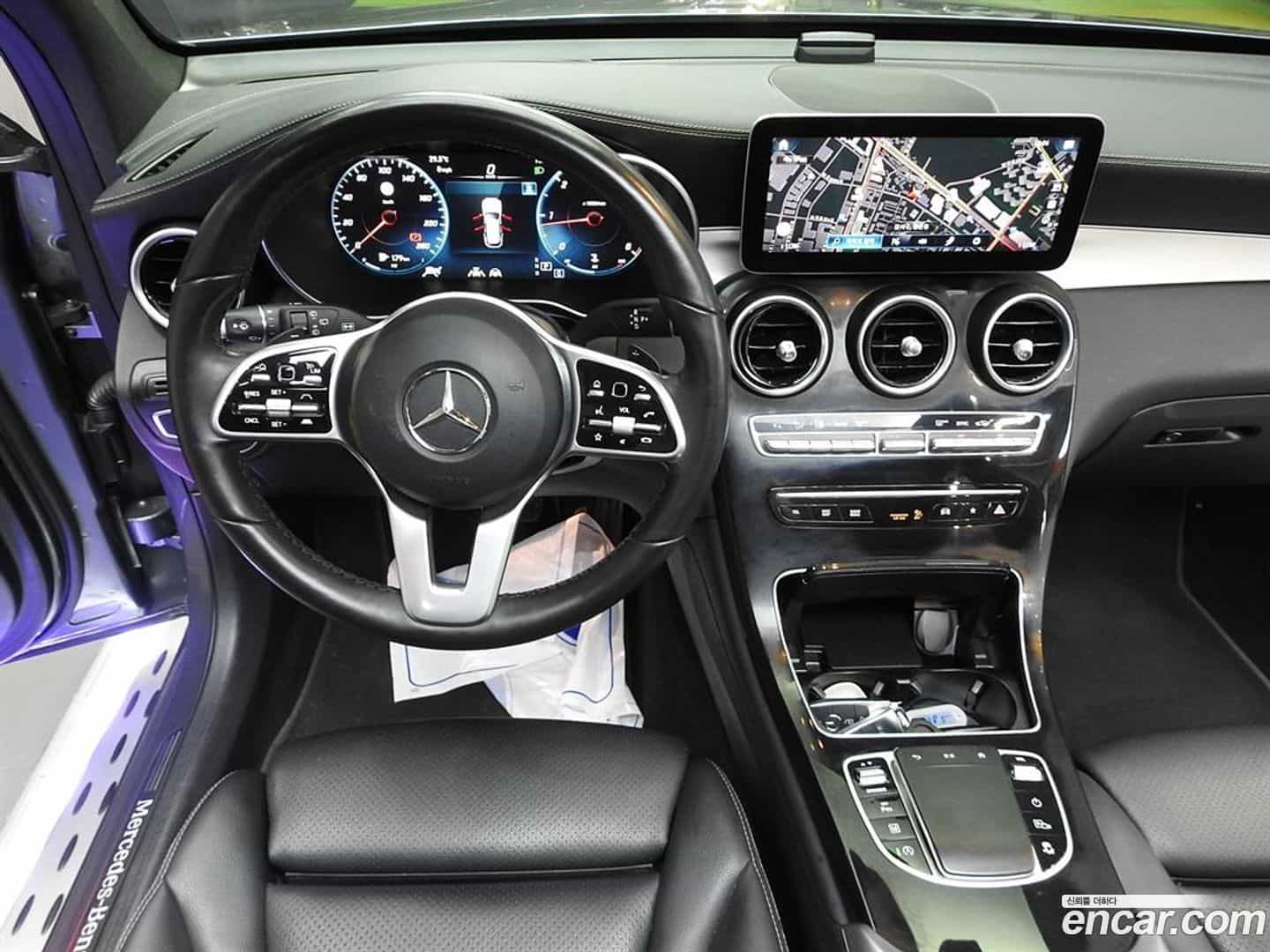 GLC-Class Mercedes-Benz 2022.8-OUTER-006