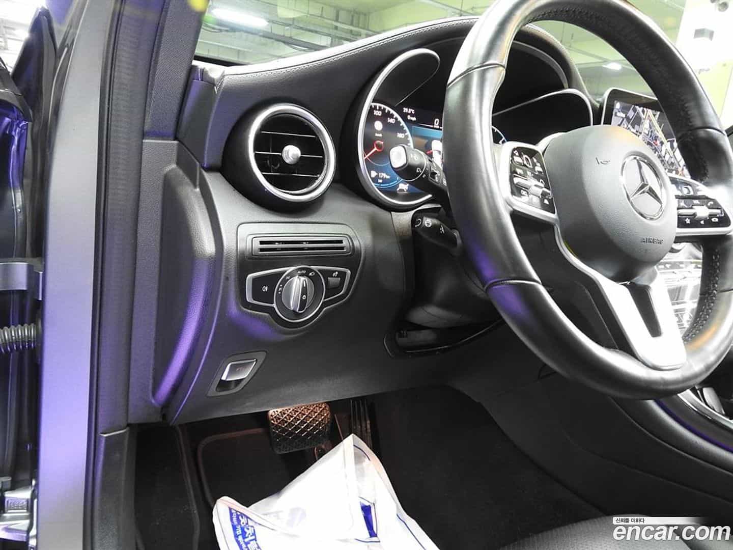 GLC-Class Mercedes-Benz 2022.8-OPTION-017