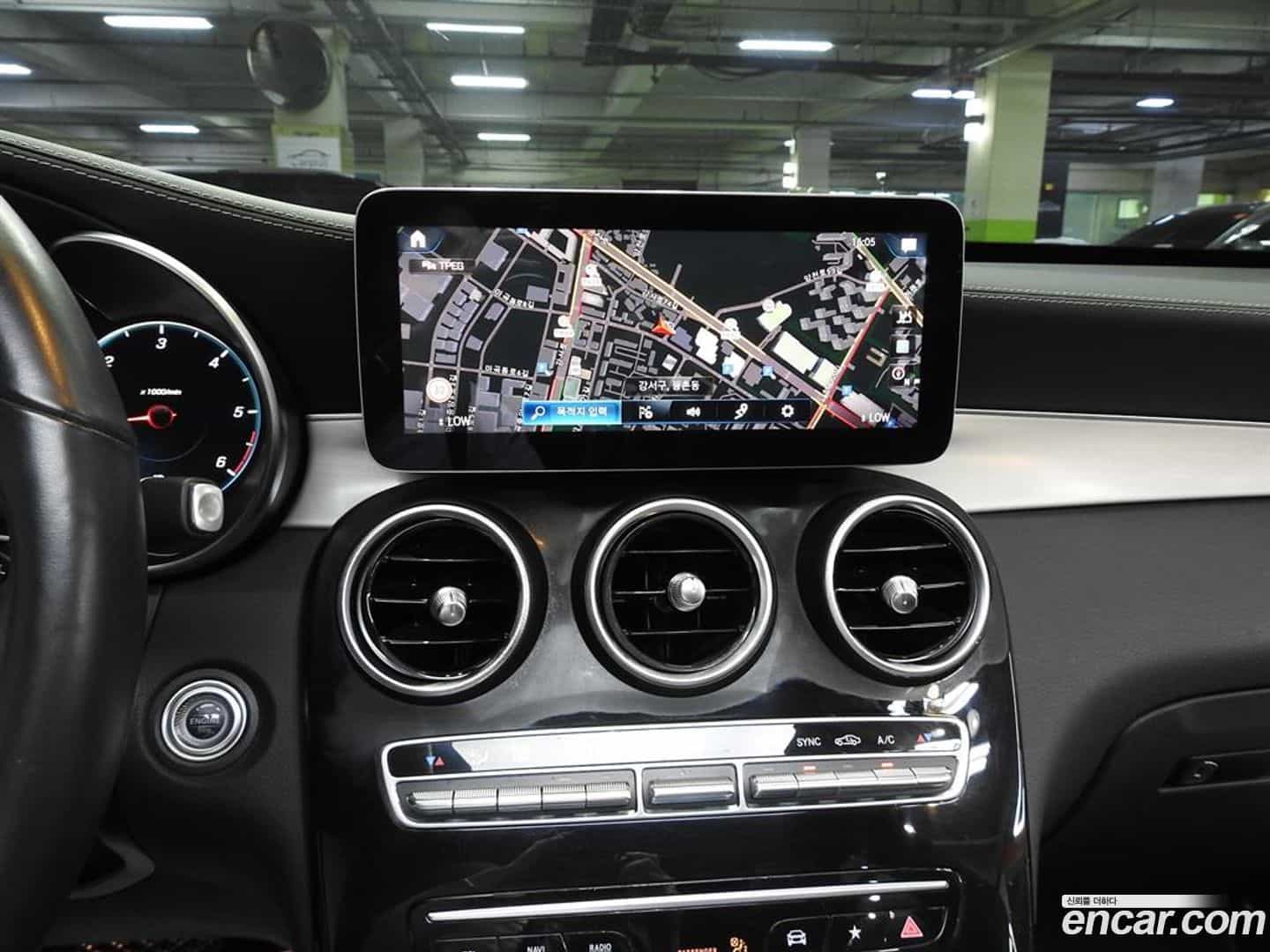 GLC-Class Mercedes-Benz 2022.8-OPTION-023