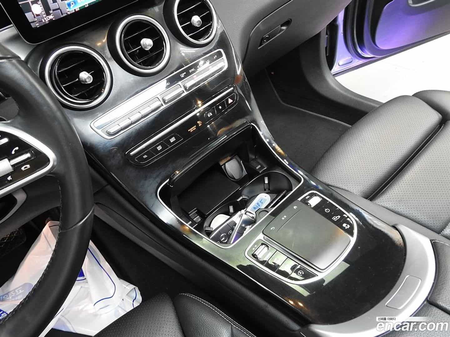 GLC-Class Mercedes-Benz 2022.8-OPTION-024