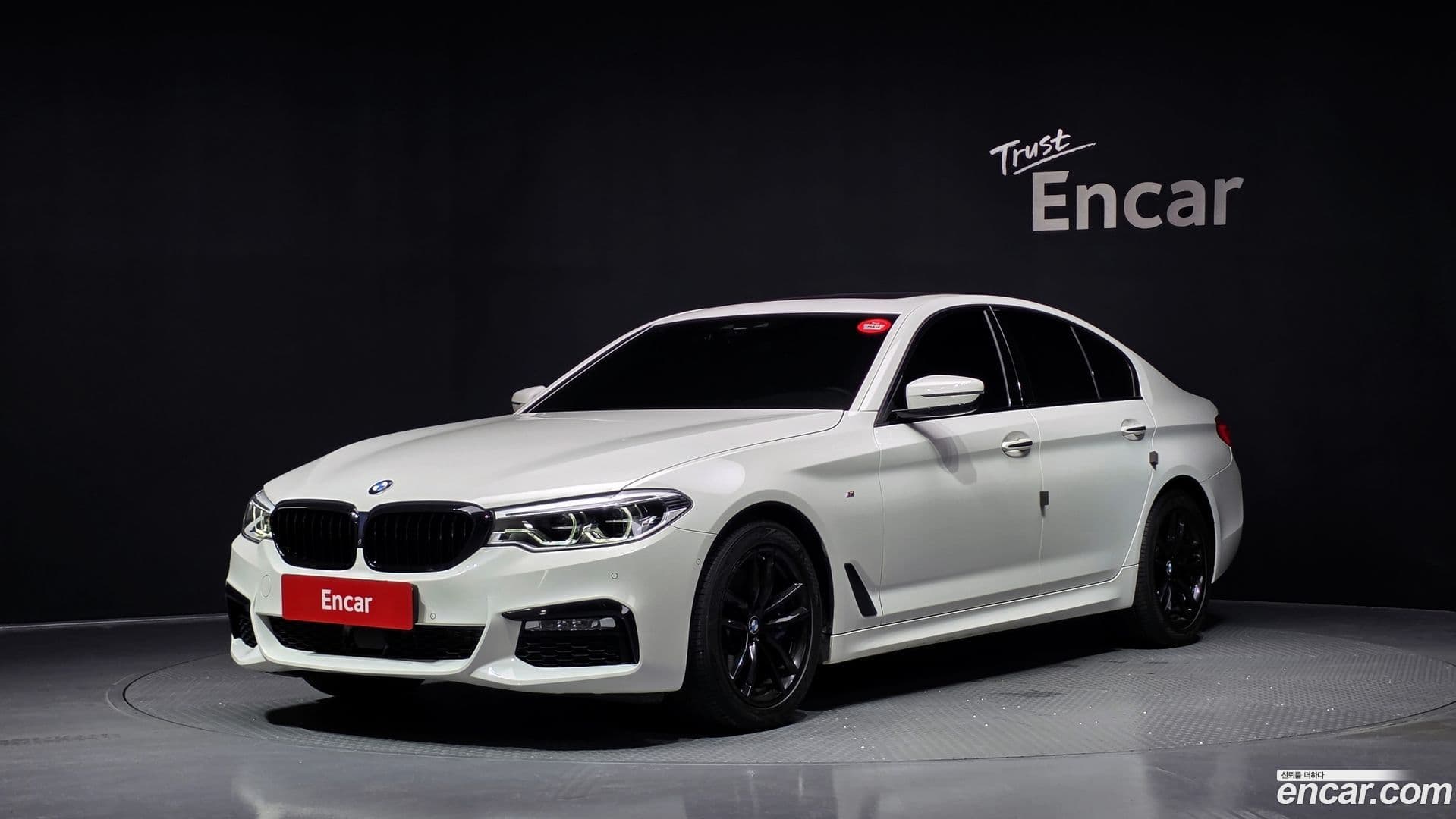 Main__Slider__Photo:5-Series BMW 2017.6-0