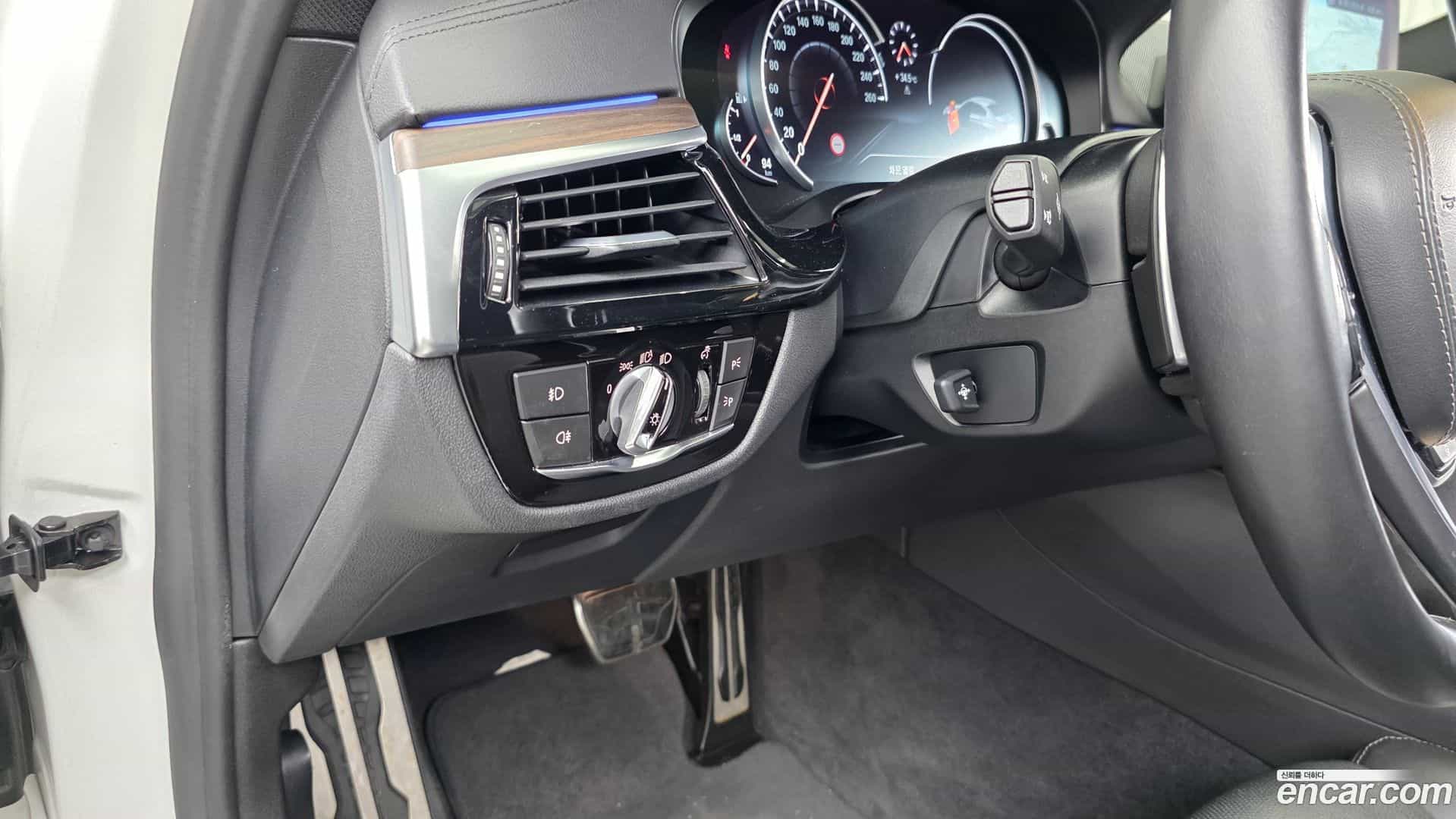 5-Series BMW 2017.6-OPTION-041