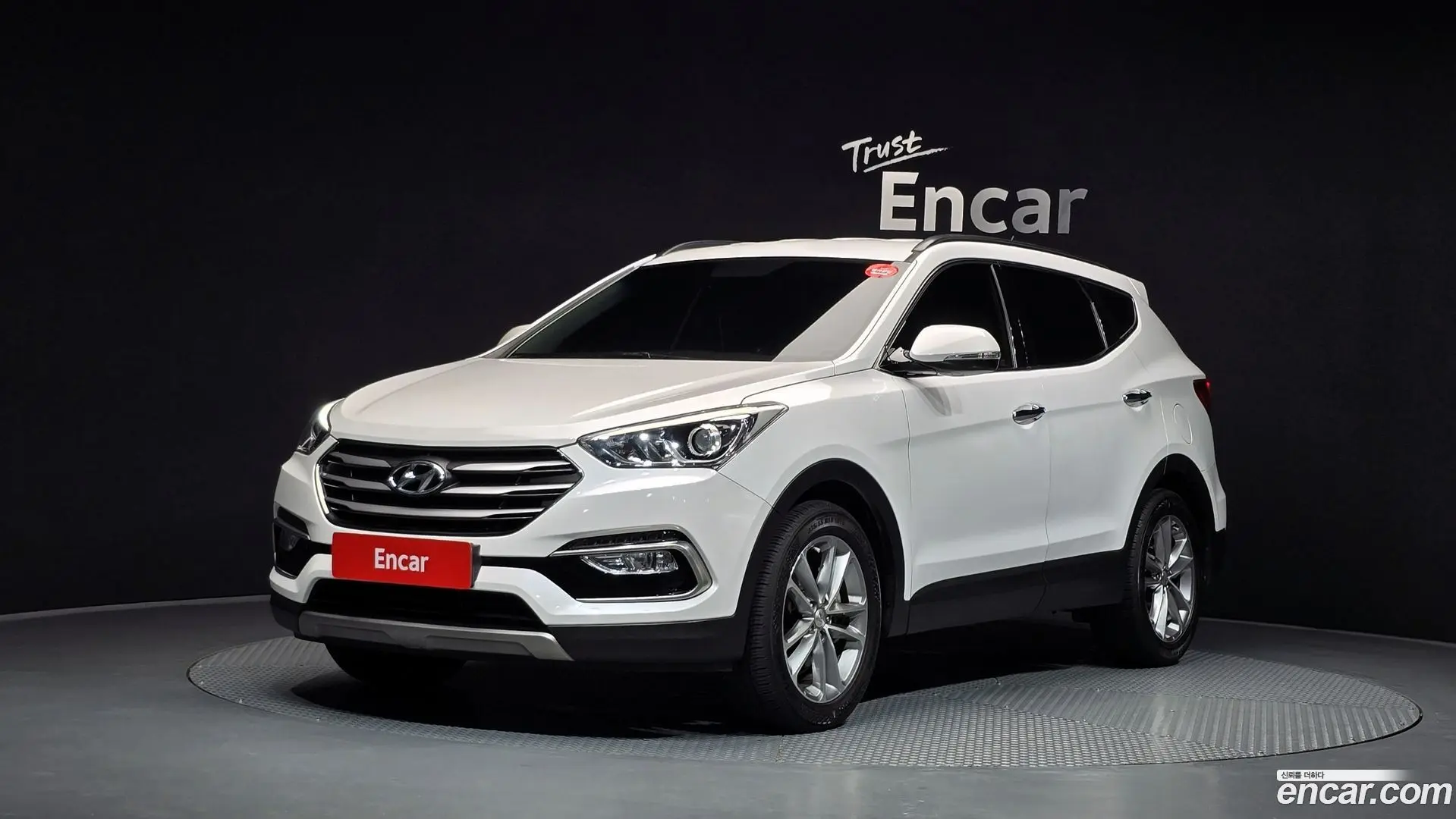 Main__Slider__Photo:Santafe Hyundai 2016.11-0