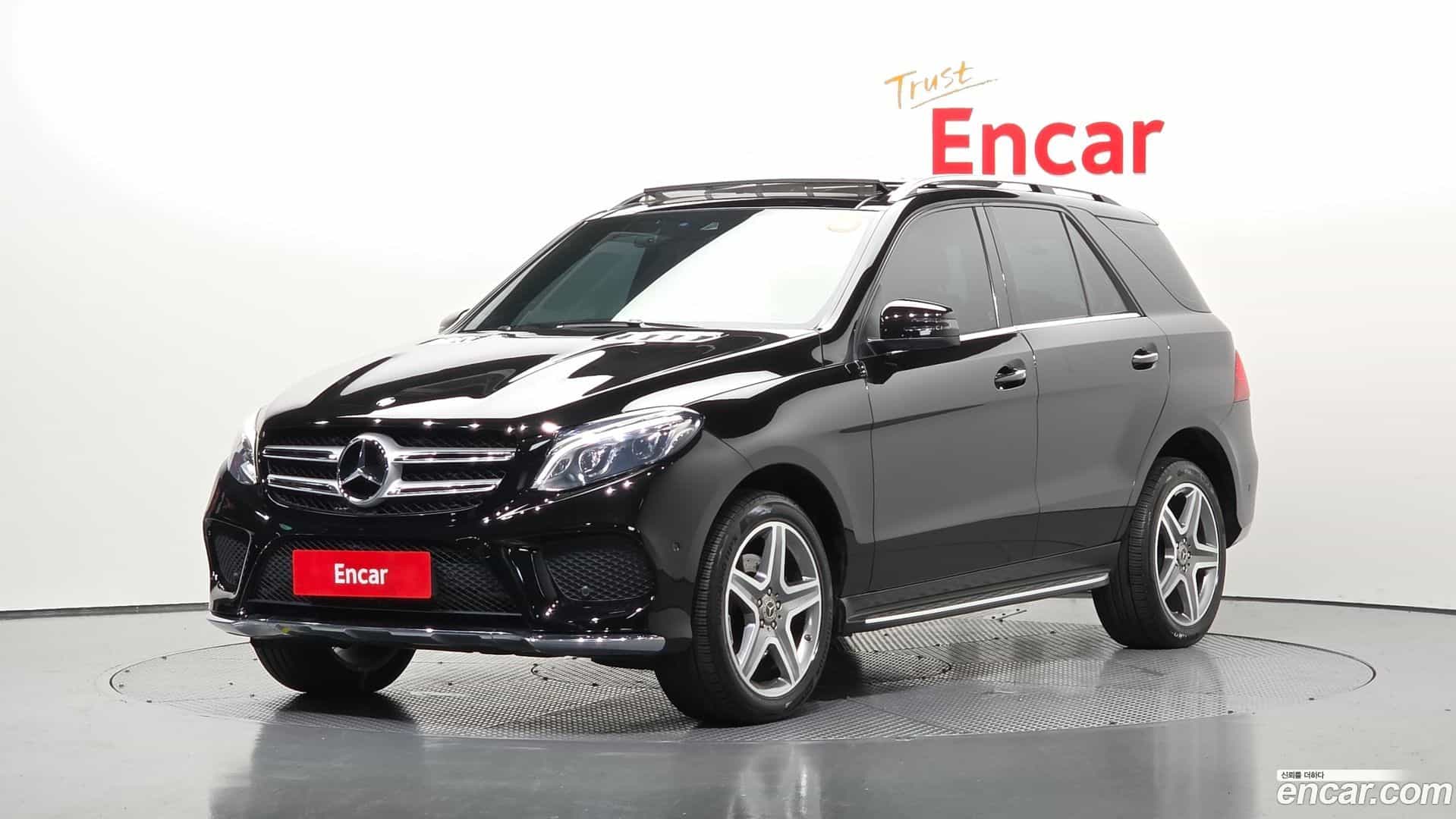 GLE-Class Mercedes-Benz 2017.6-OUTER-001