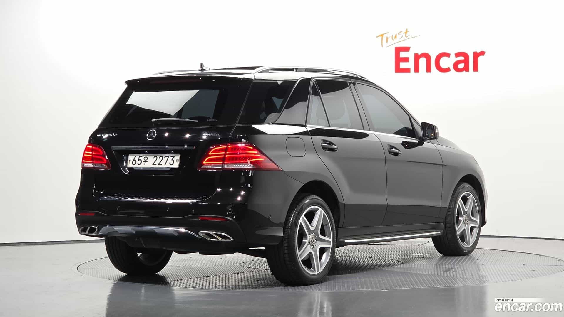 GLE-Class Mercedes-Benz 2017.6-OUTER-002