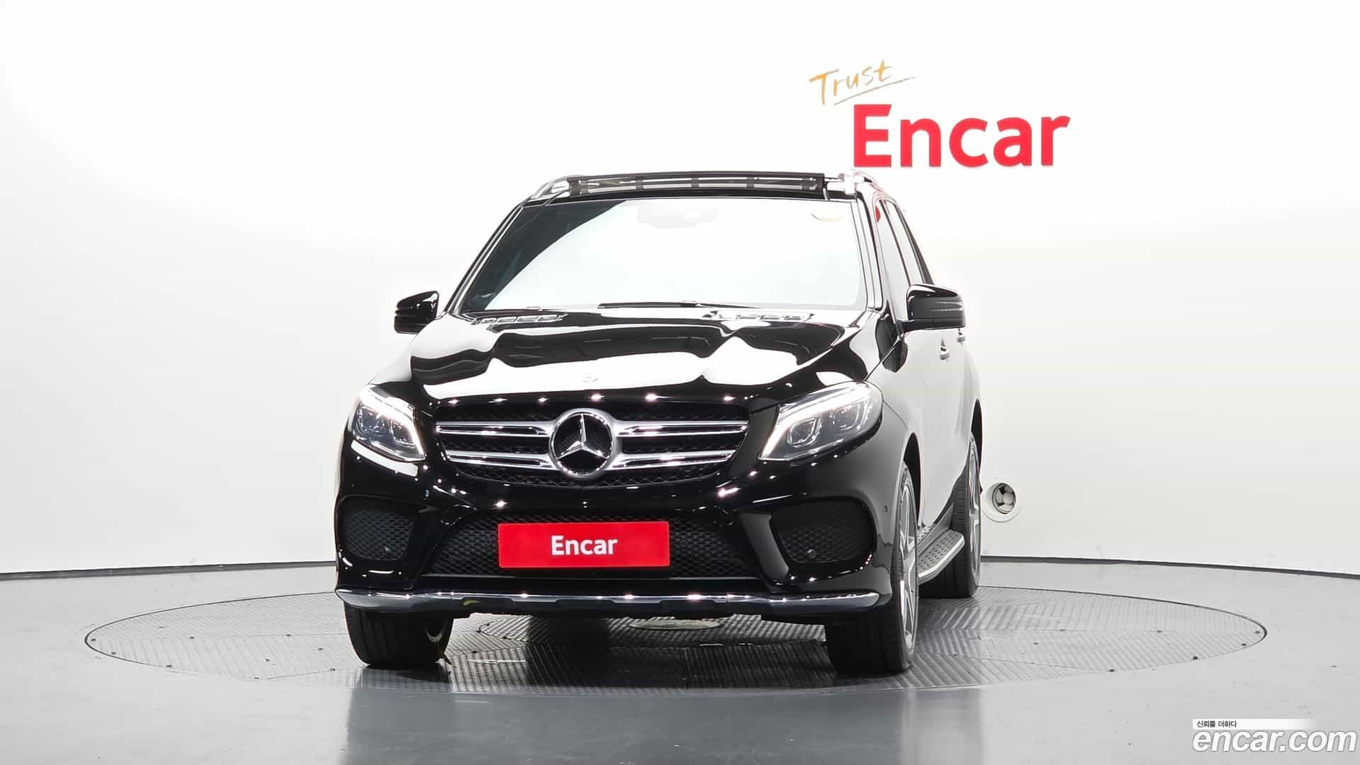 GLE-Class Mercedes-Benz 2017.6-OUTER-003