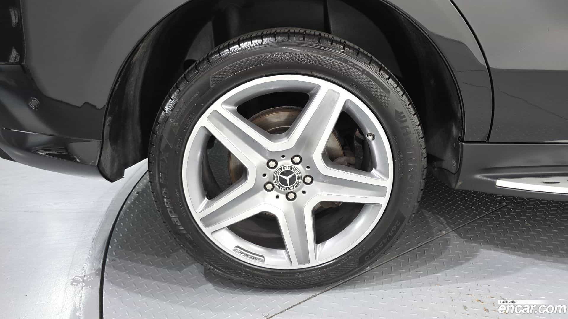 GLE-Class Mercedes-Benz 2017.6-OUTER-005