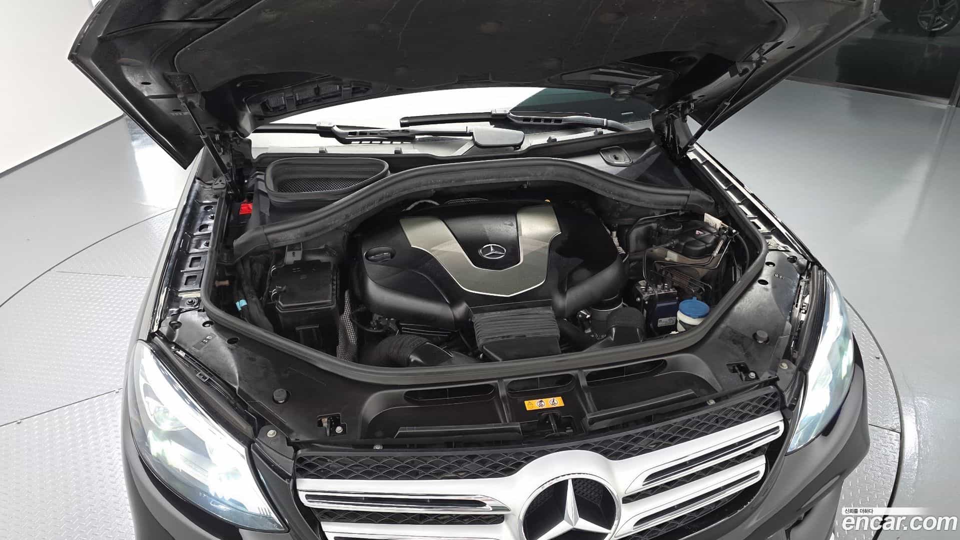 GLE-Class Mercedes-Benz 2017.6-OUTER-006