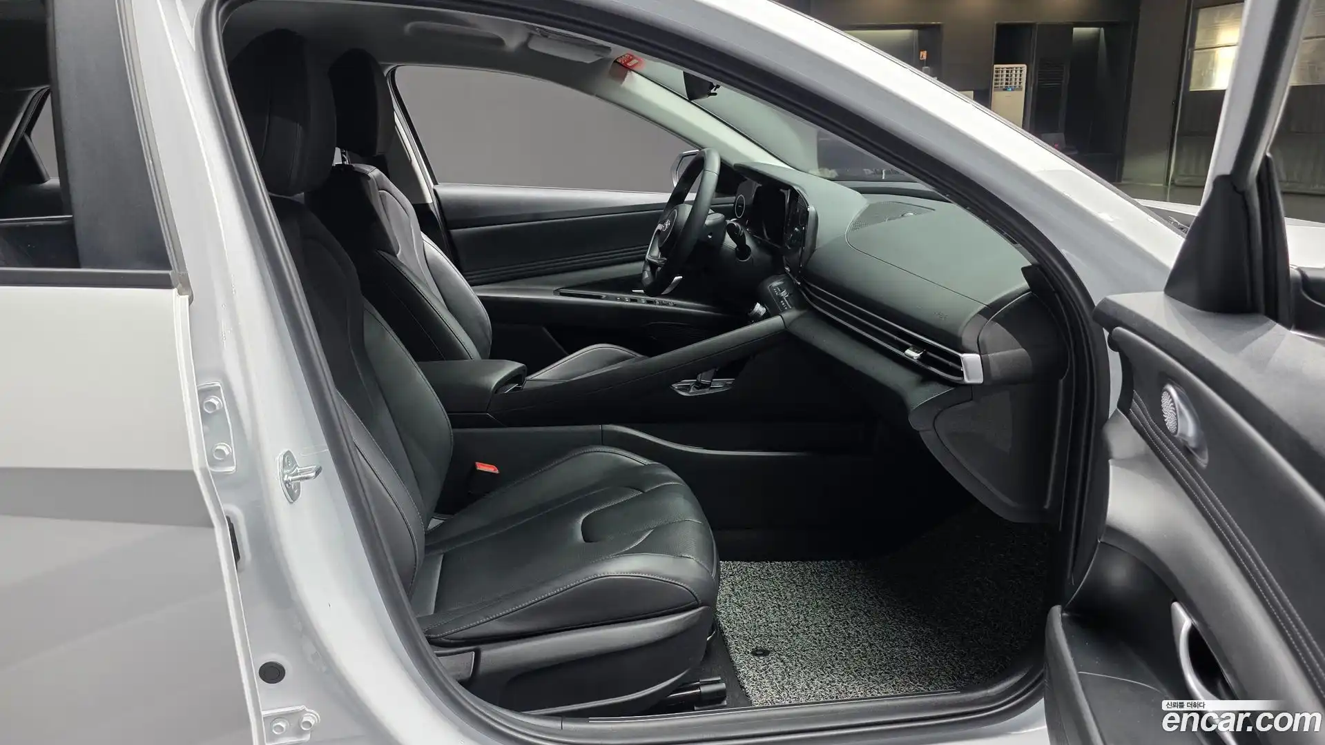 AVANTE Hyundai 2023.1-INNER-036