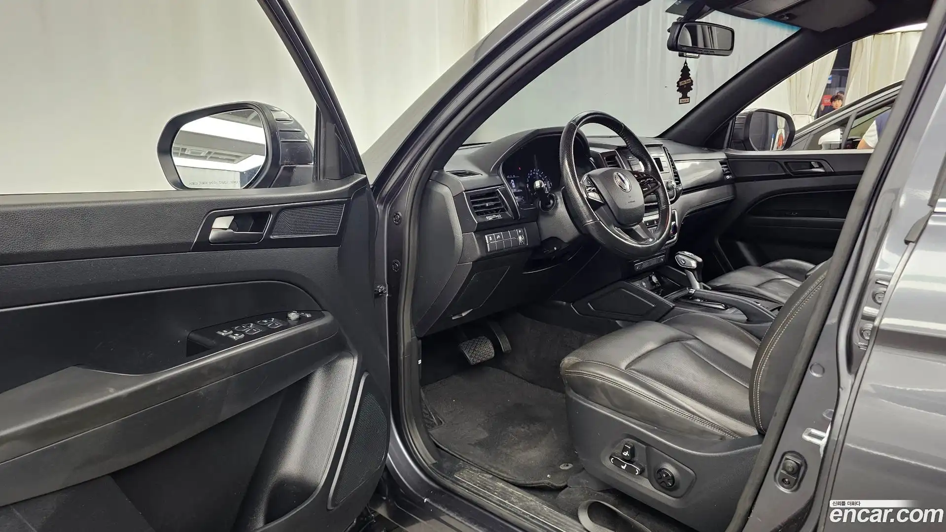 Rexton KG Mobility 2020.5-INNER-010