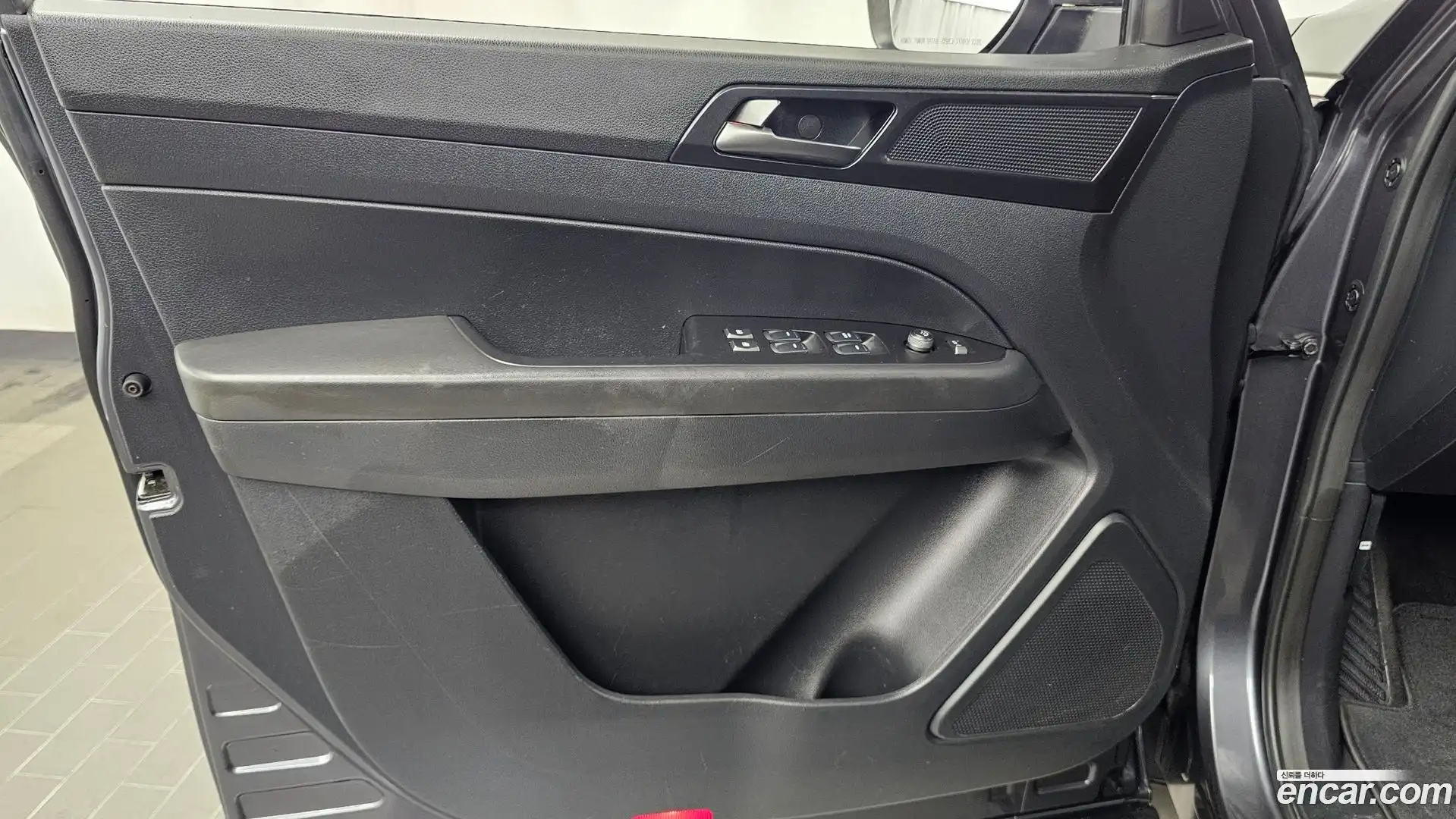 Rexton KG Mobility 2020.5-INNER-034