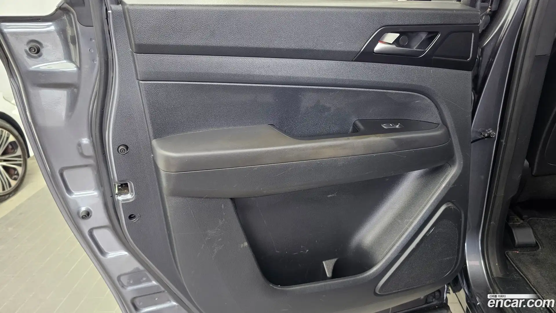 Rexton KG Mobility 2020.5-INNER-035