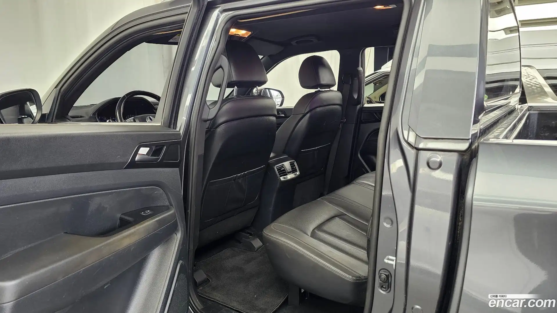 Rexton KG Mobility 2020.5-INNER-036