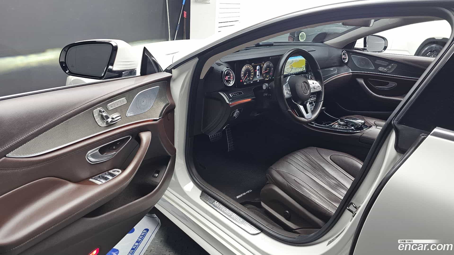 CLS-Class Mercedes-Benz 2018.11-INNER-010