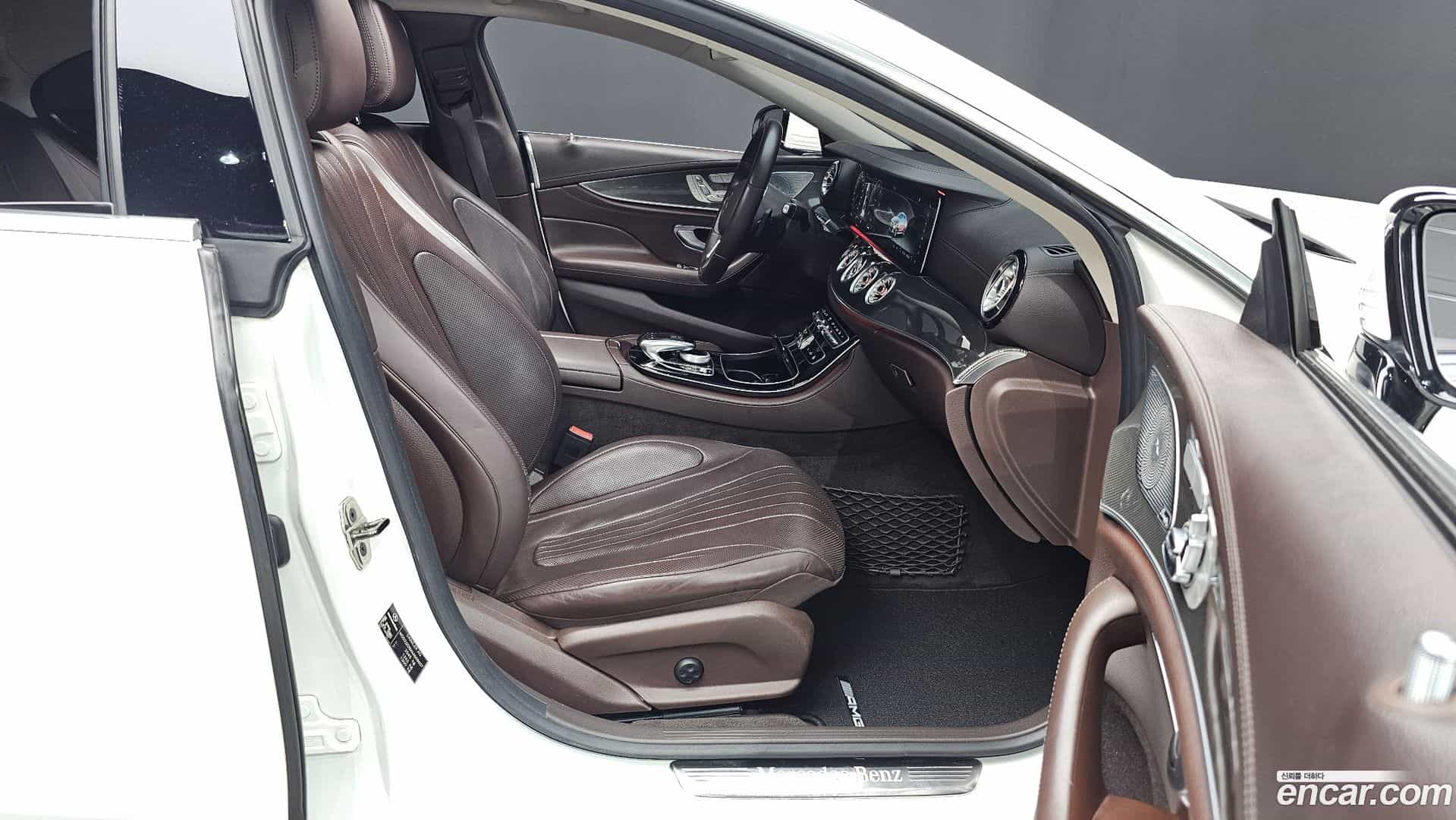 CLS-Class Mercedes-Benz 2018.11-INNER-036