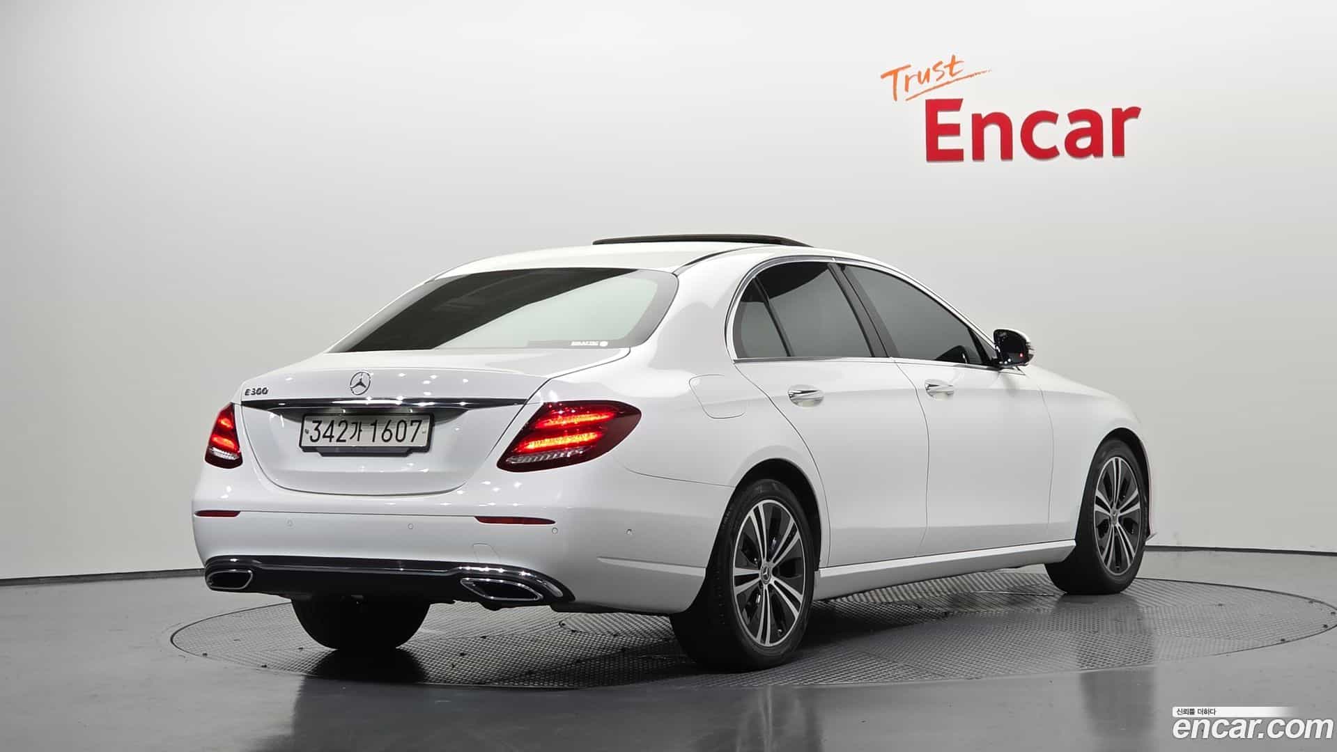 E-Class Mercedes-Benz 2020.6-OUTER-002