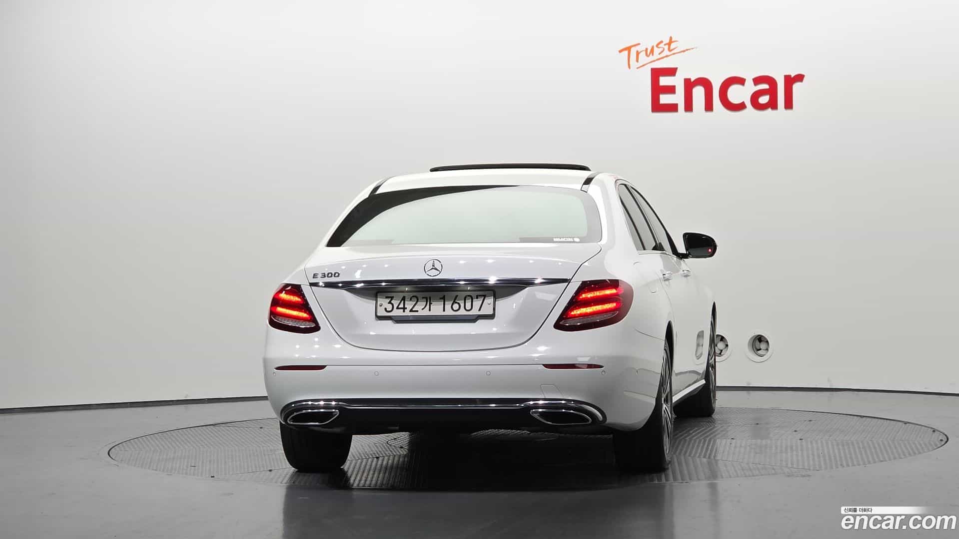 E-Class Mercedes-Benz 2020.6-OUTER-004