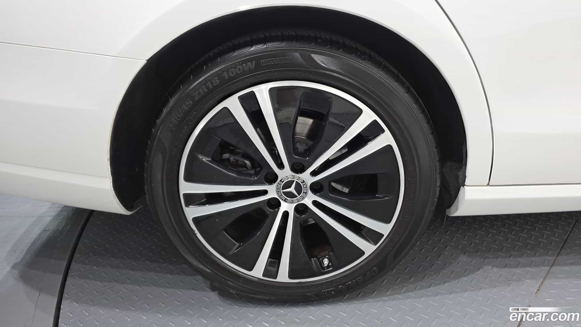 E-Class Mercedes-Benz 2020.6-OUTER-005