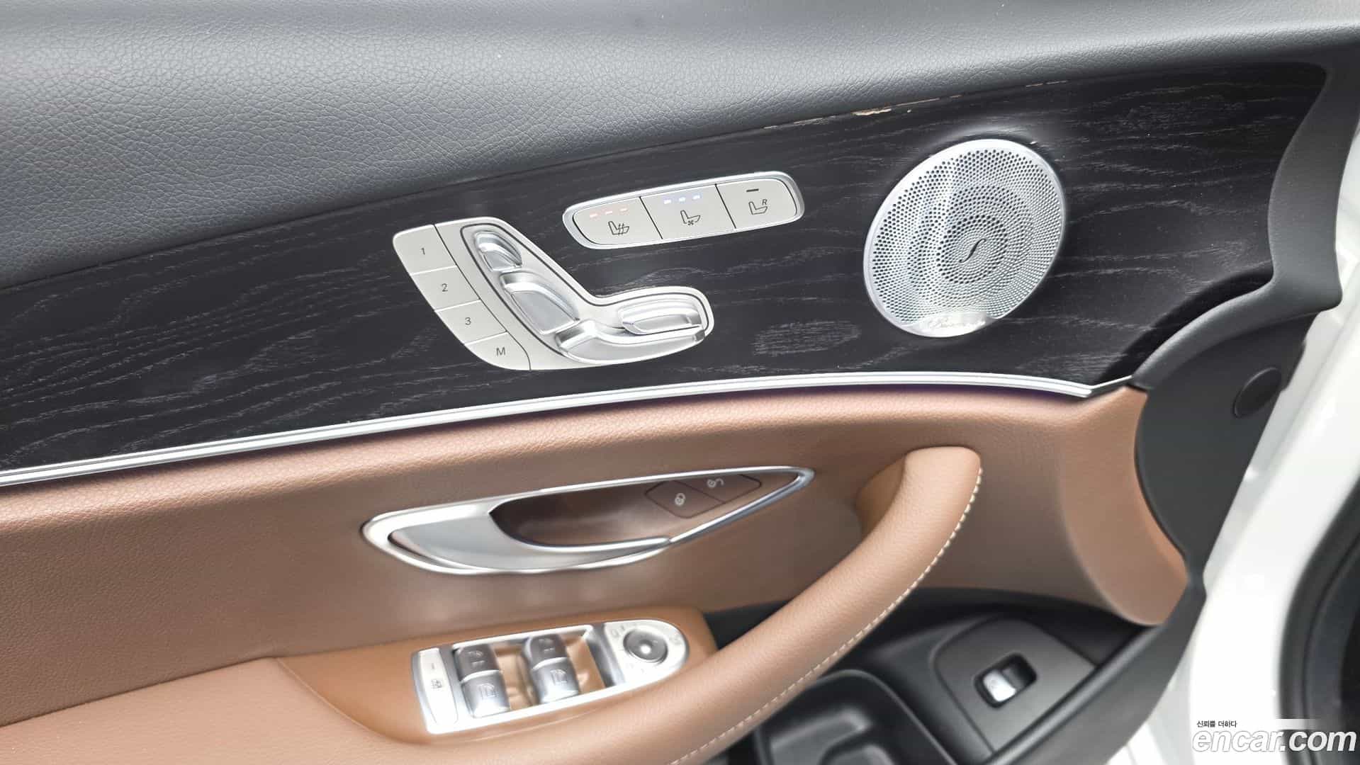E-Class Mercedes-Benz 2020.6-OPTION-024