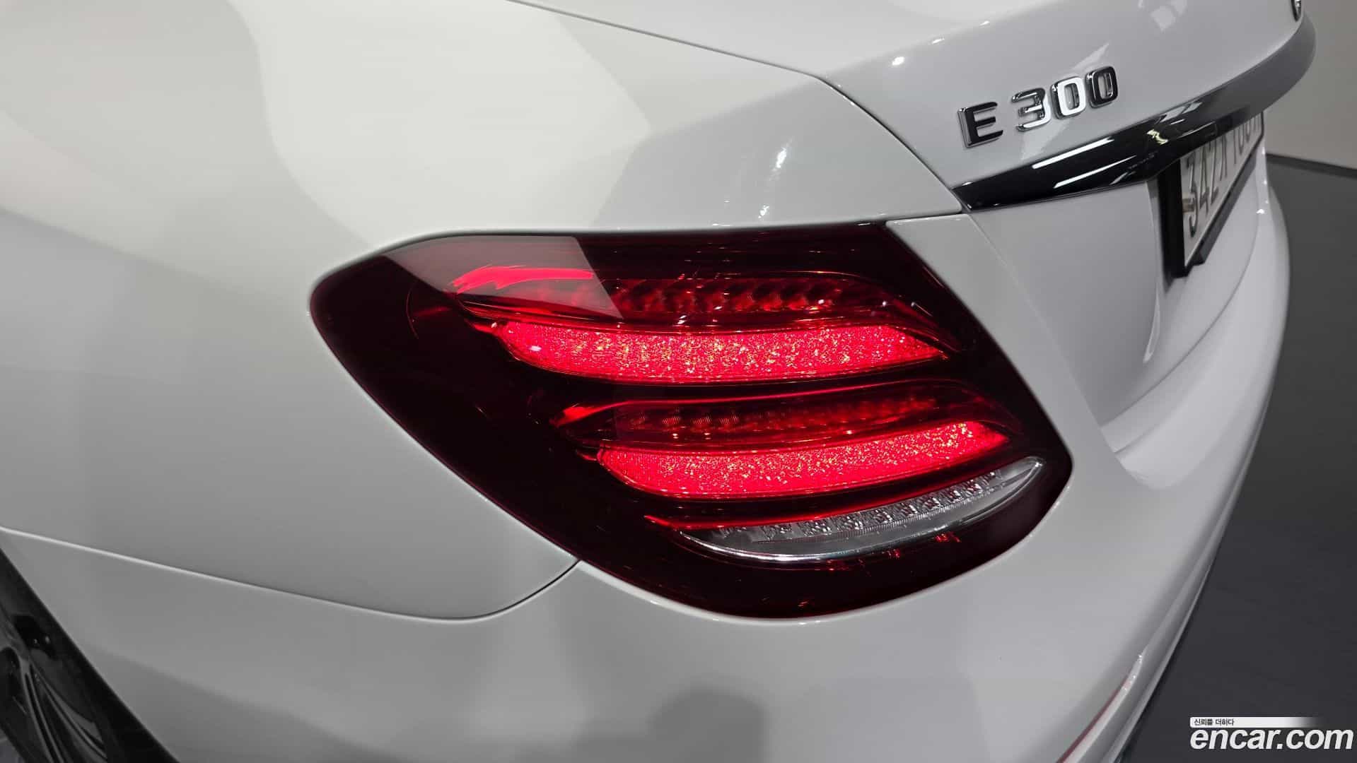 E-Class Mercedes-Benz 2020.6-OUTER-033