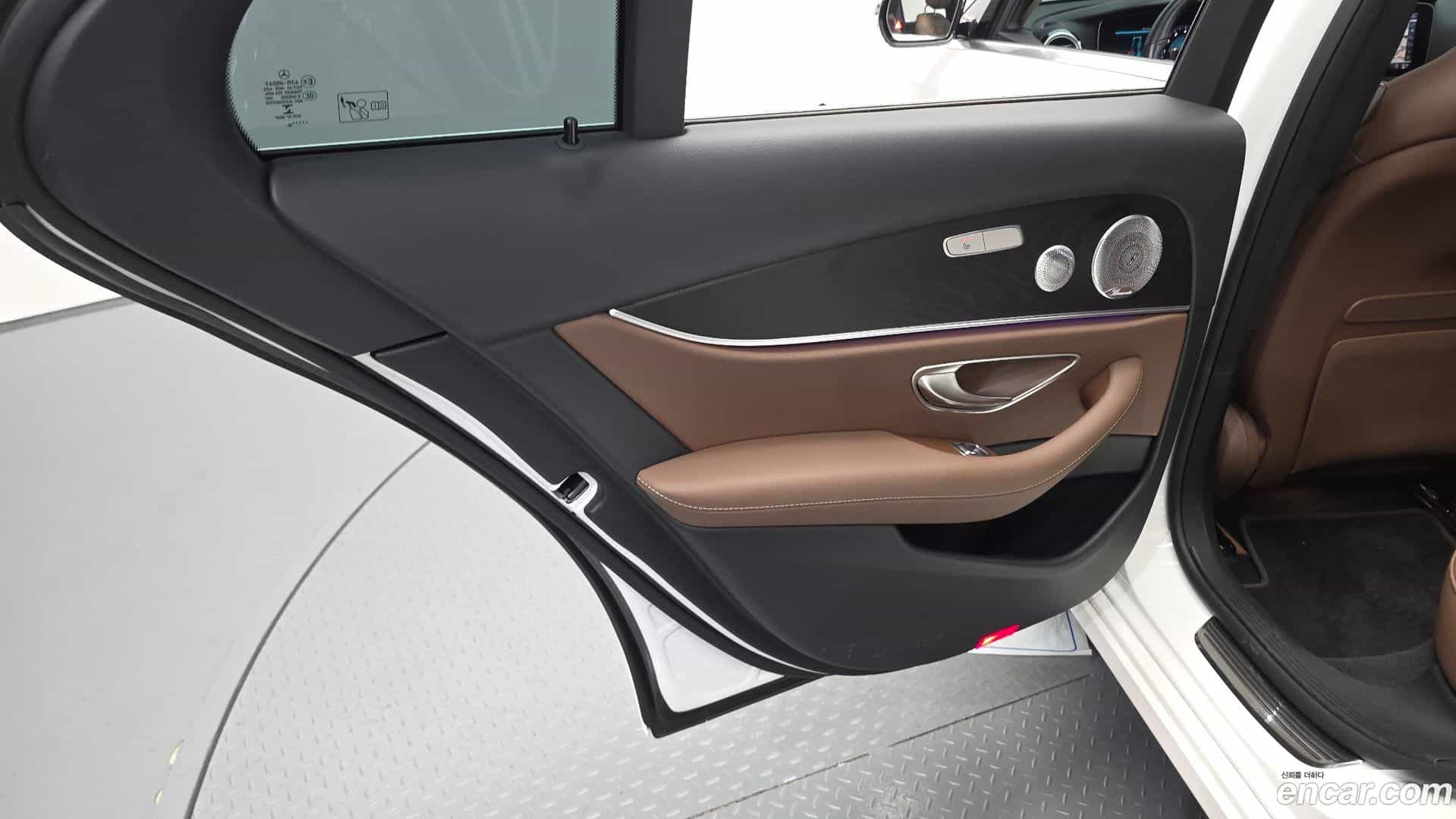 E-Class Mercedes-Benz 2020.6-INNER-035