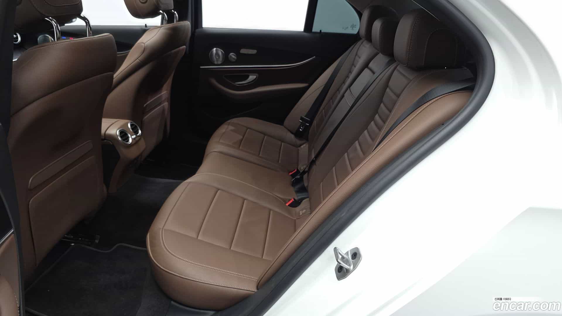 E-Class Mercedes-Benz 2020.6-INNER-036
