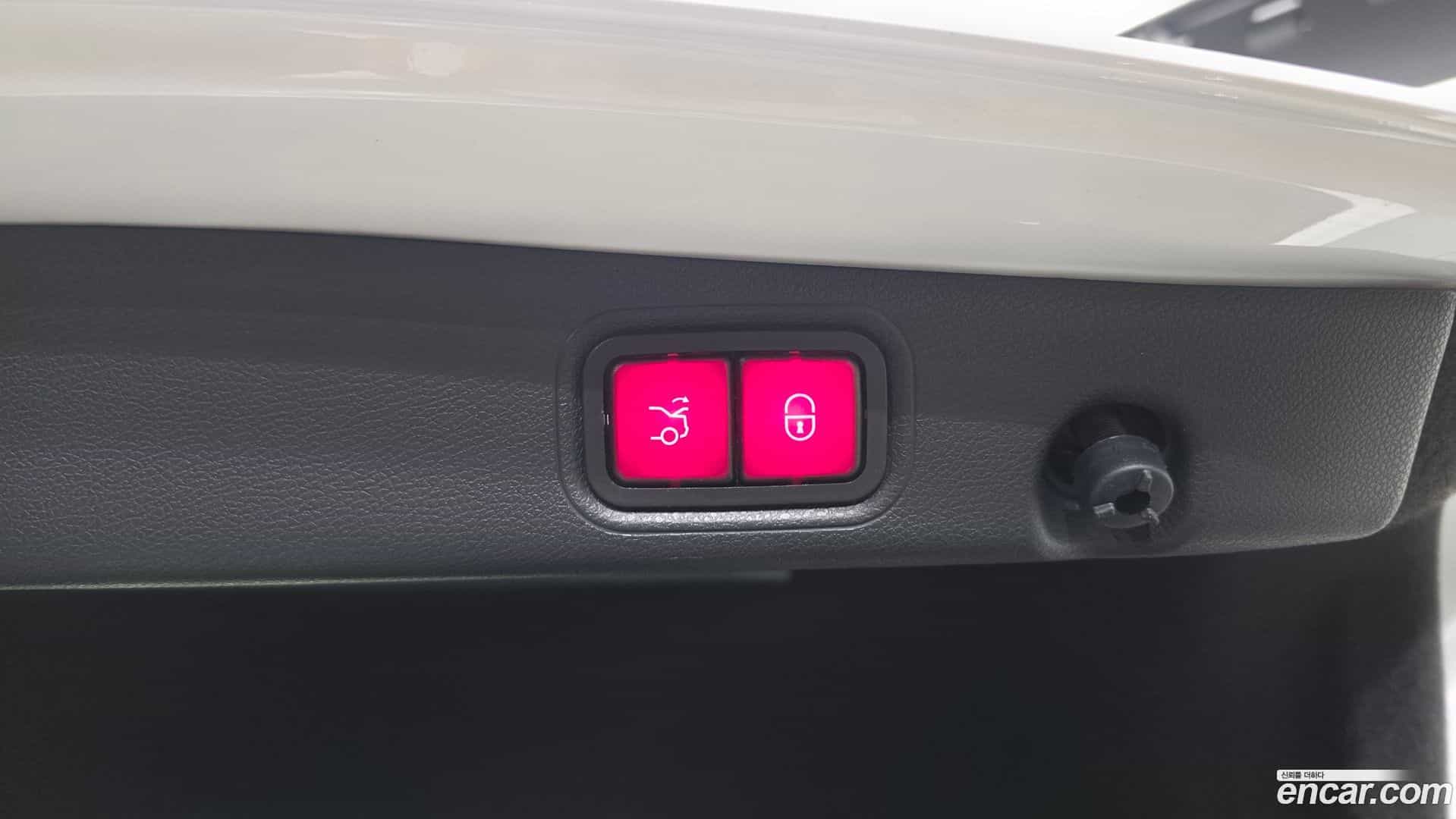 E-Class Mercedes-Benz 2020.6-OPTION-043
