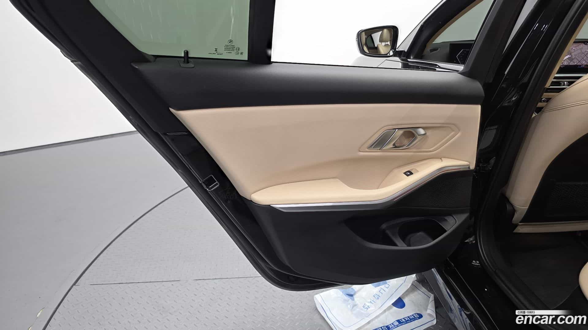 3-Series BMW 2023.5-INNER-035