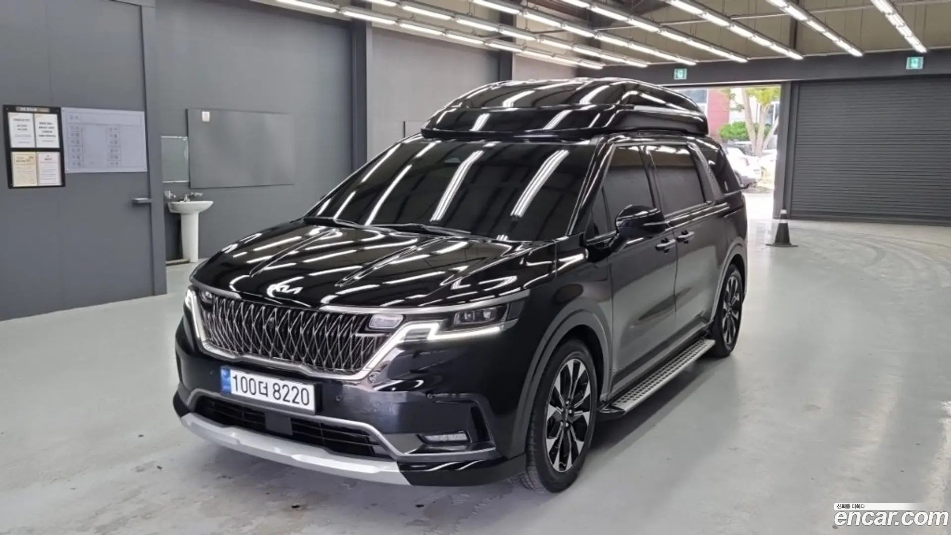 Main__Slider__Photo:Canival Kia 2022.8-0