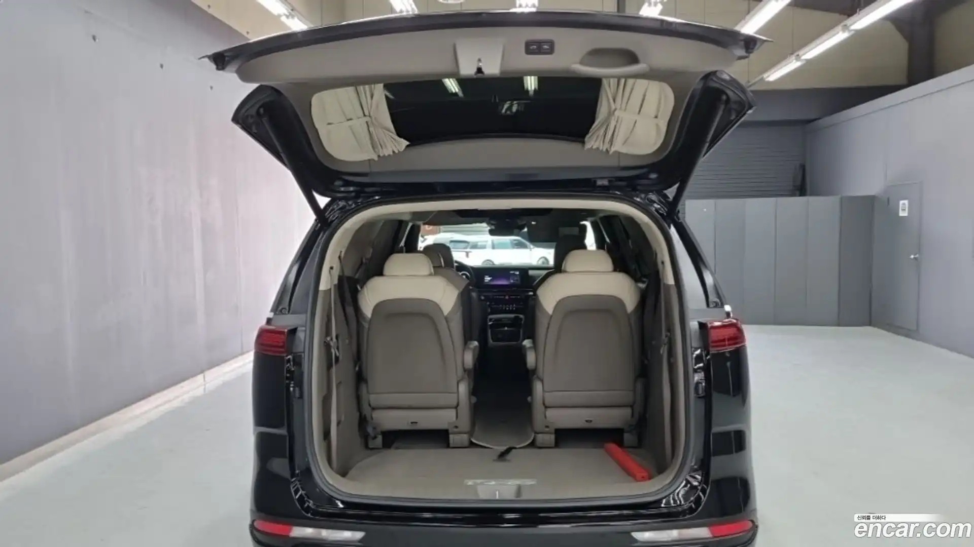 Canival Kia 2022.8-OPTION-016