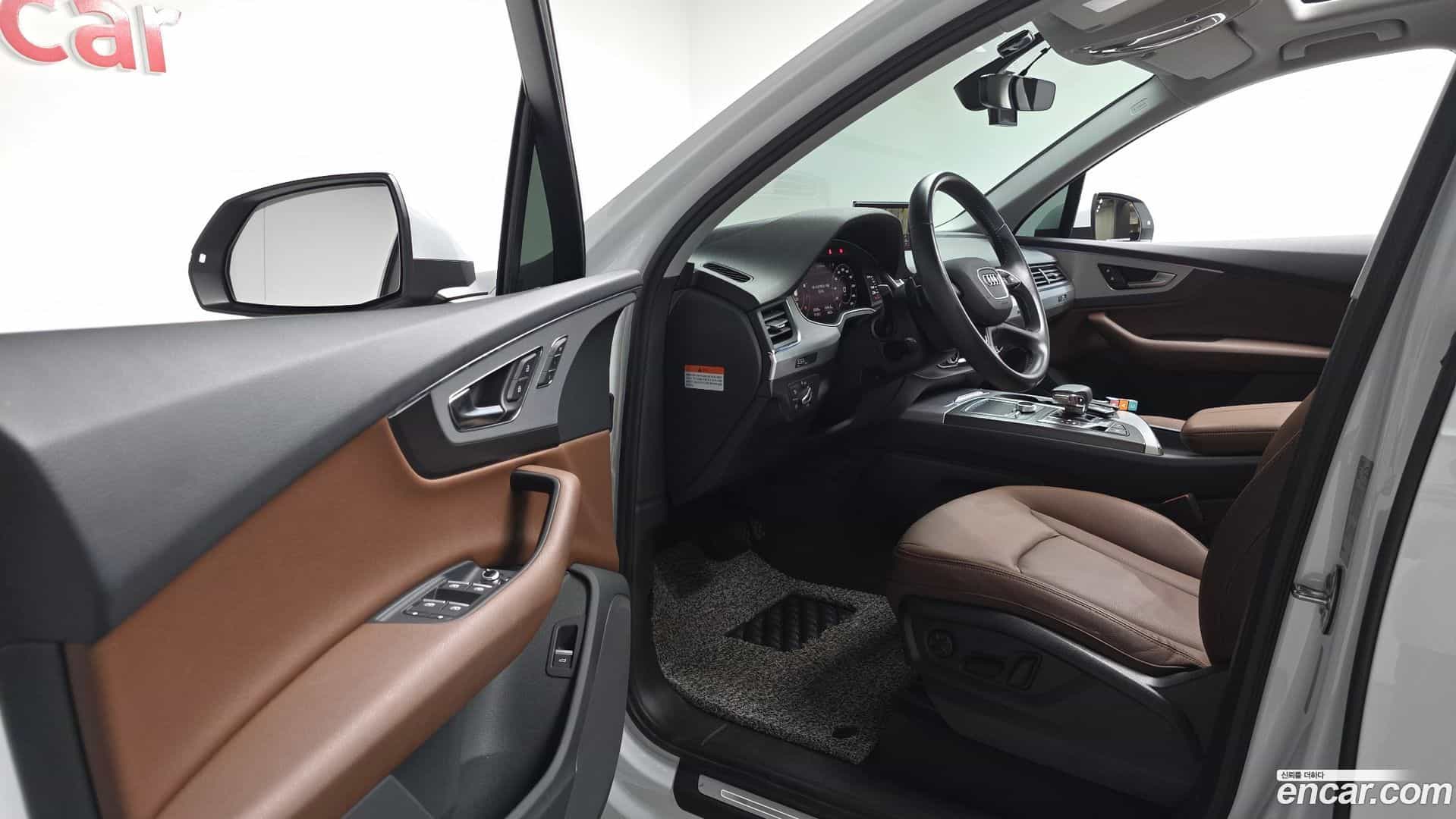 Q7 Audi 2019.10-INNER-010