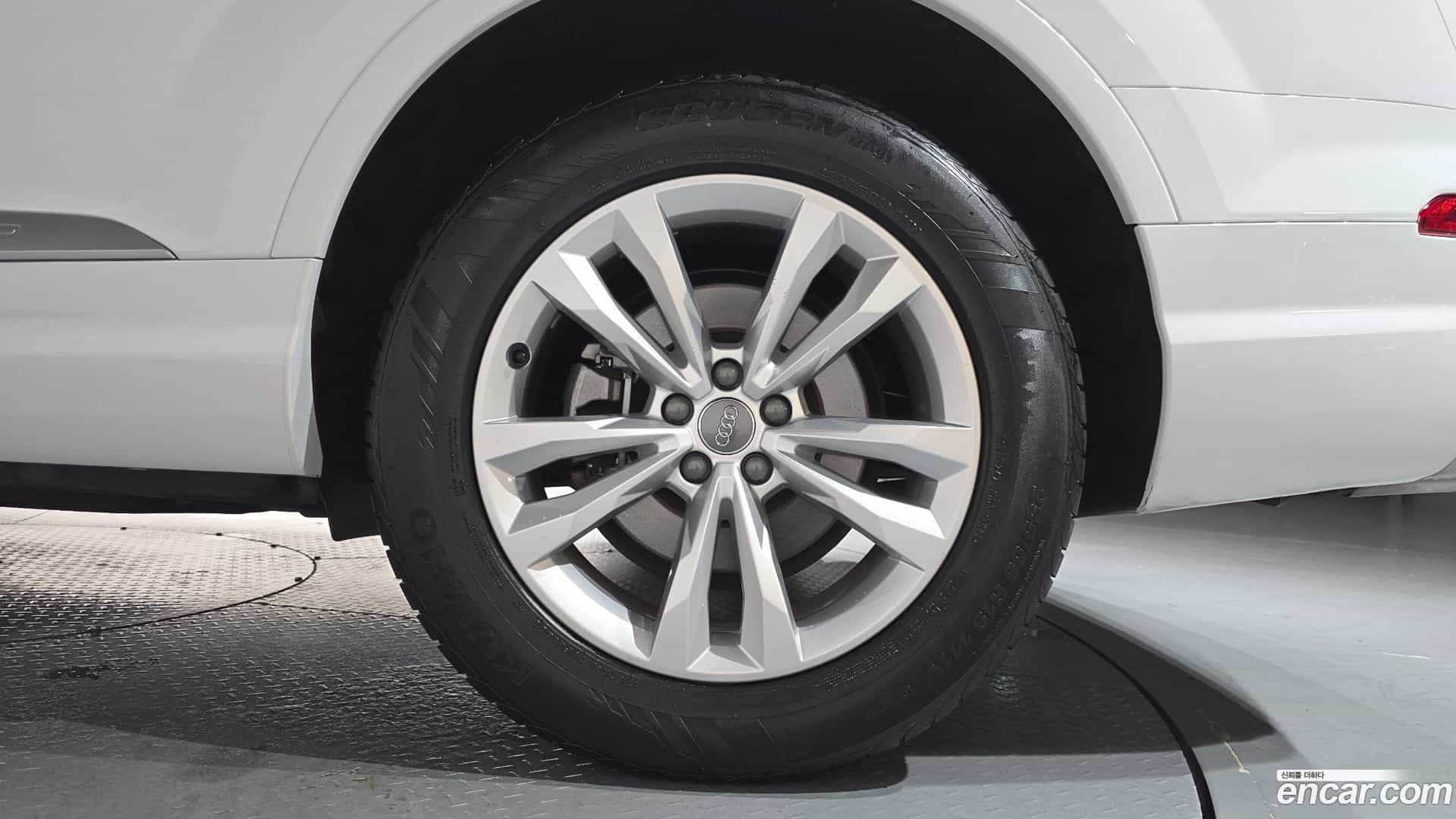 Q7 Audi 2019.10-OUTER-031