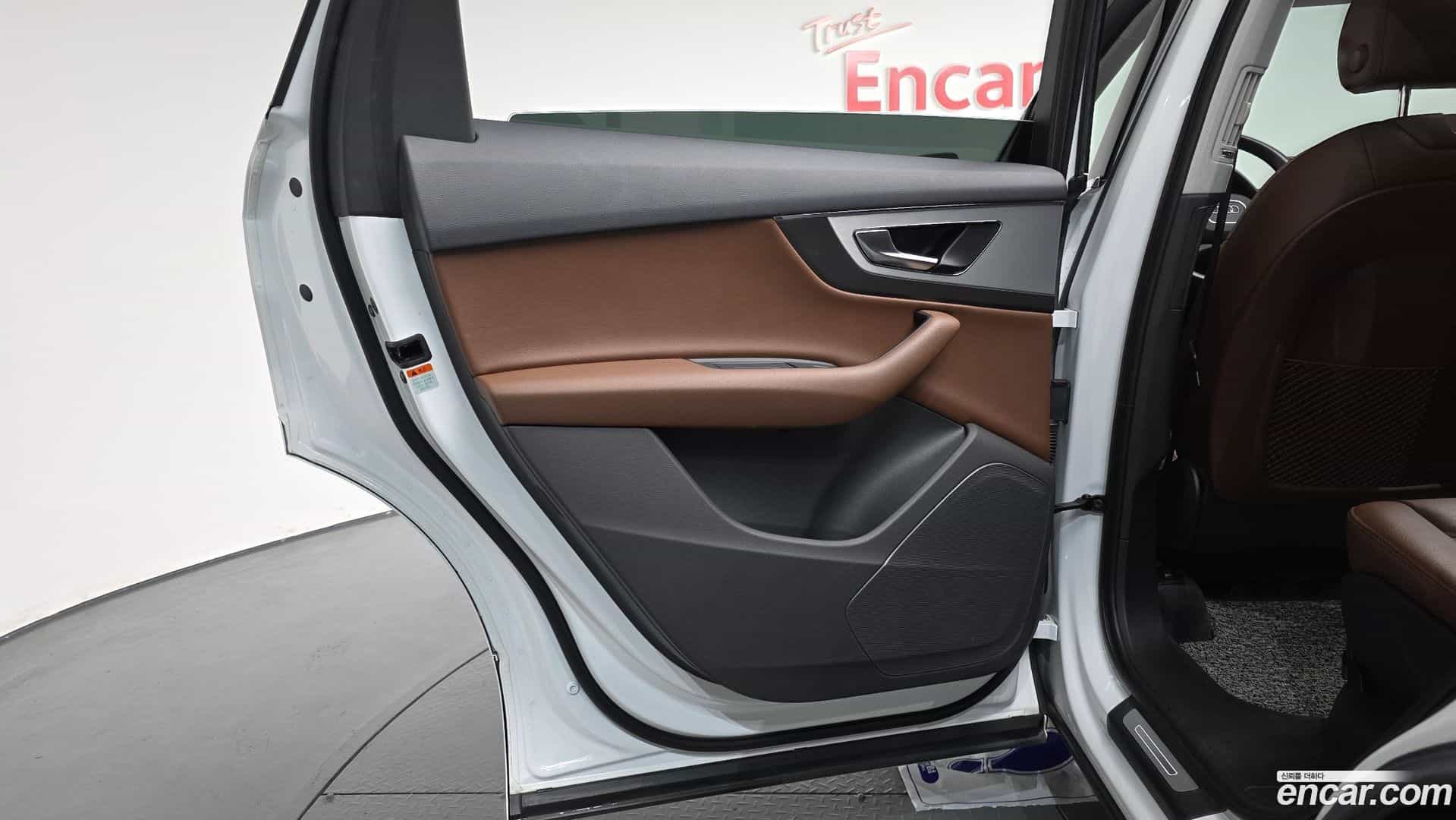 Q7 Audi 2019.10-INNER-035