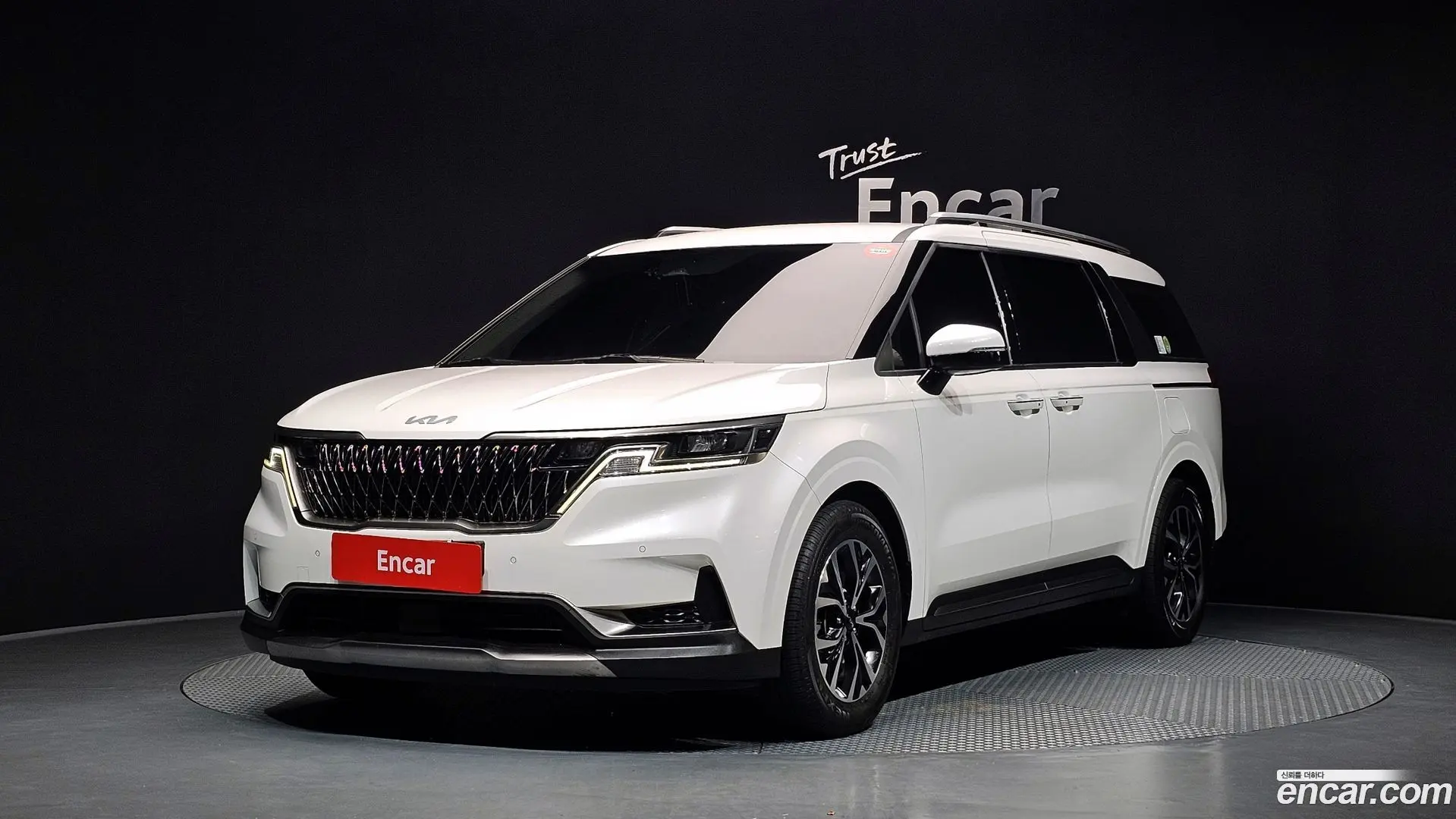 Main__Slider__Photo:Canival Kia 2022.4-0