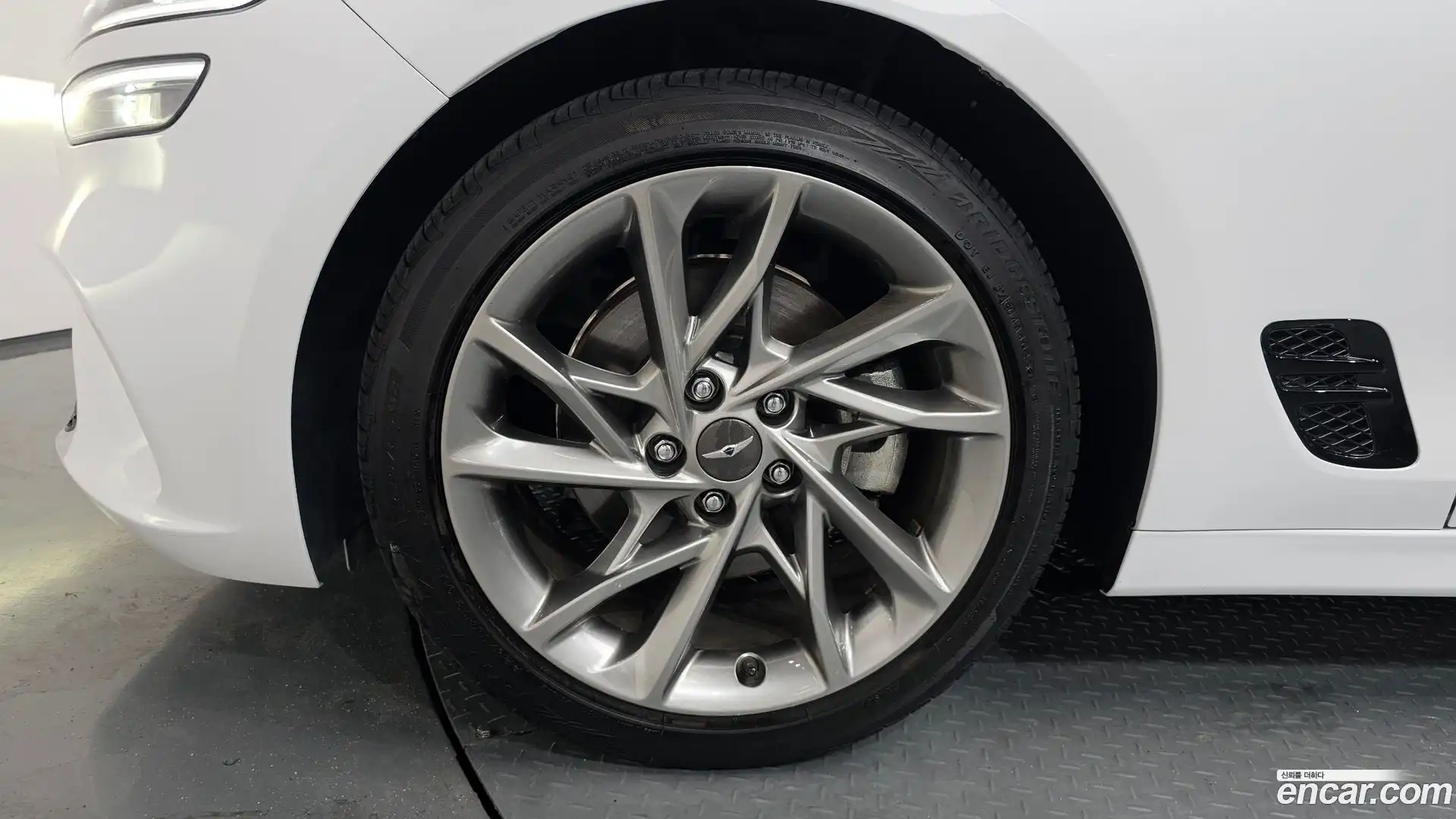G70 Genesis 2023.1-OUTER-005