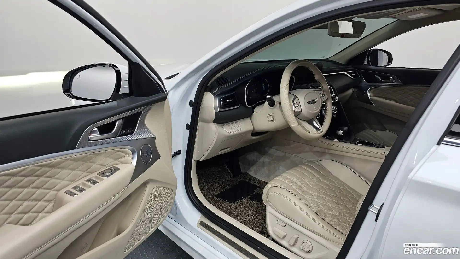 G70 Genesis 2023.1-INNER-010