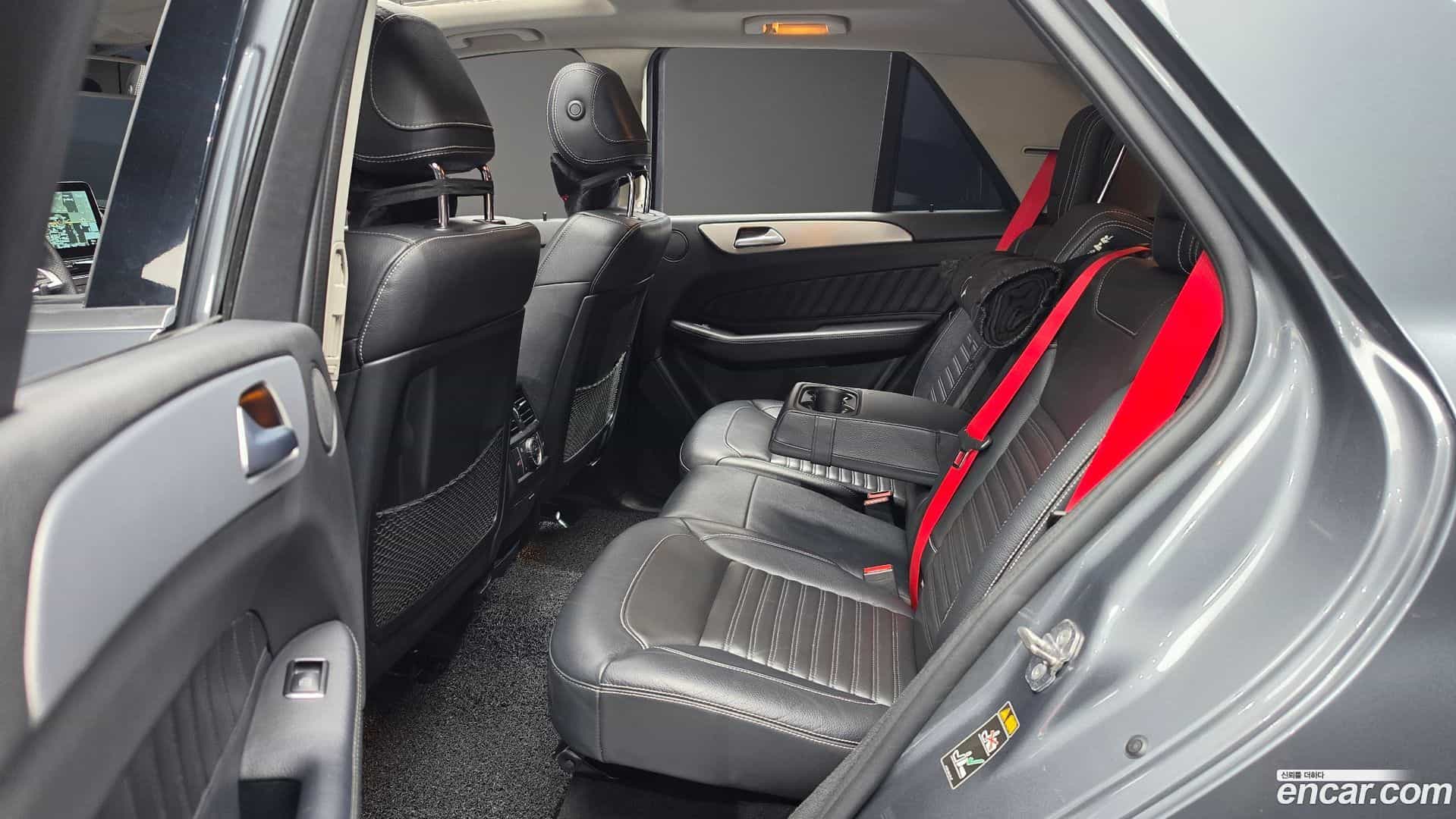 GLE-Class Mercedes-Benz 2018.8-OPTION-015