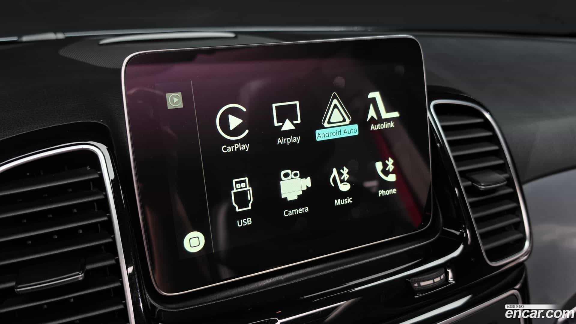 GLE-Class Mercedes-Benz 2018.8-OPTION-019