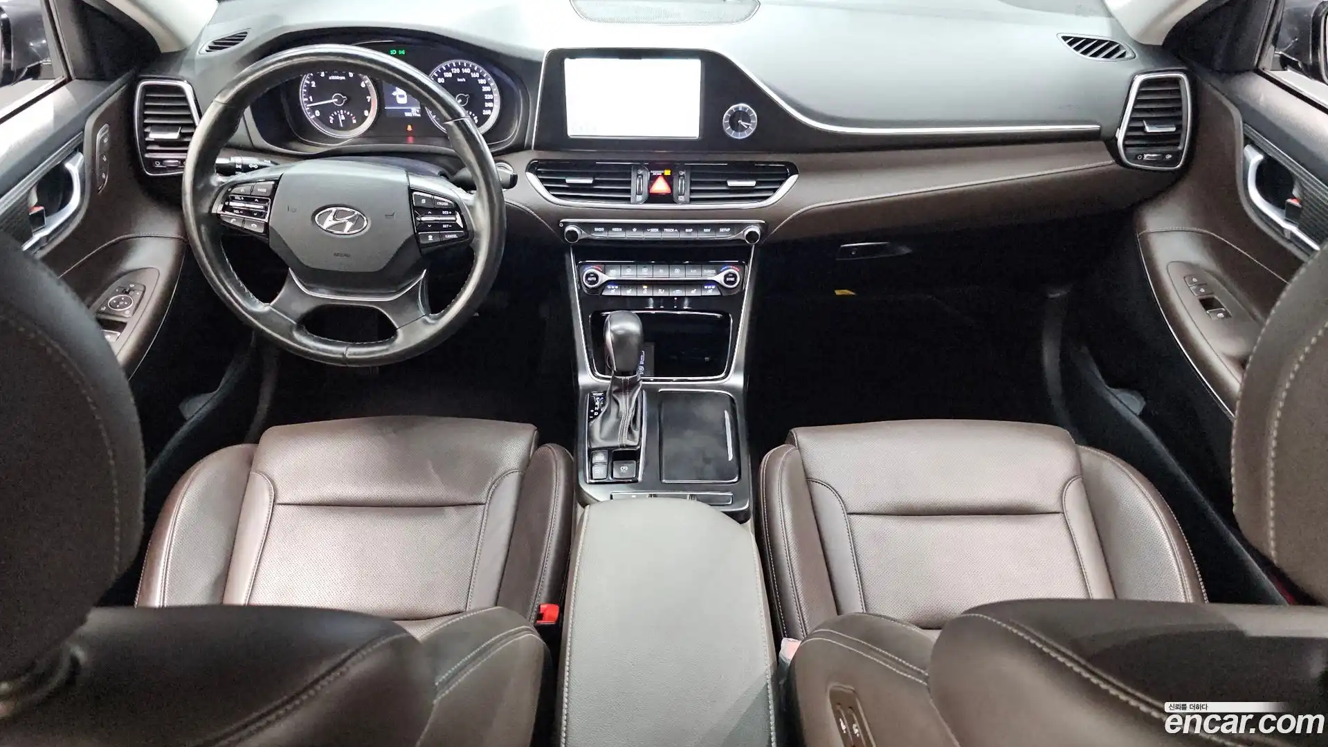 Grandeur Hyundai 2017.0-INNER-007