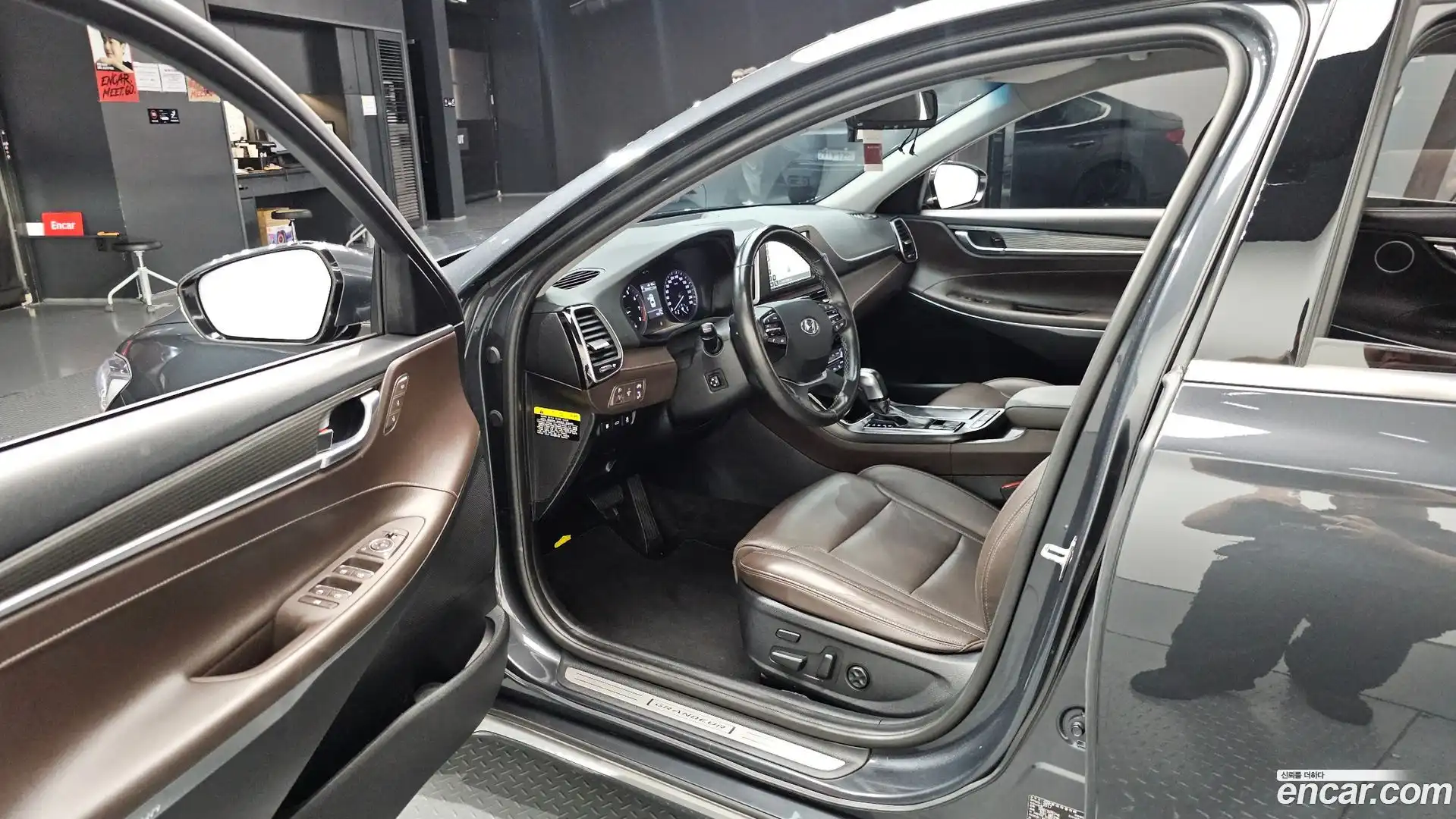 Grandeur Hyundai 2017.0-INNER-010