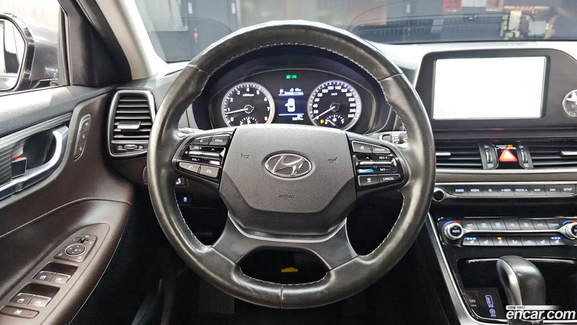 Grandeur Hyundai 2017.0-OPTION-017
