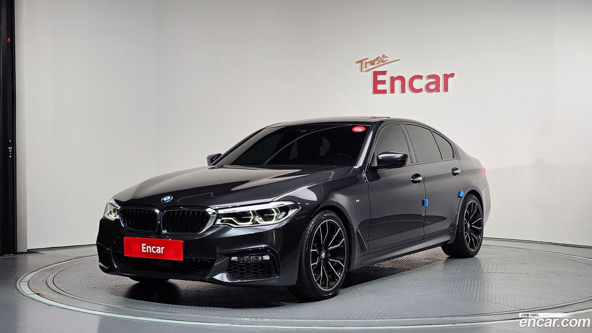 Main__Slider__Photo:5-Series BMW 2017.8-0