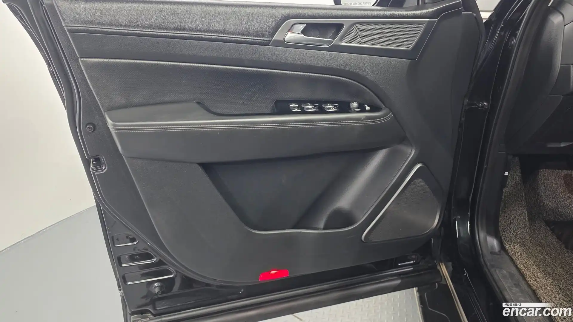 Rexton KG Mobility 2019.11-INNER-034