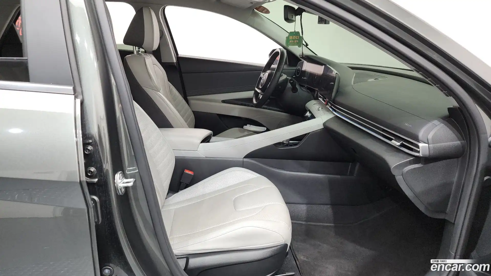 AVANTE Hyundai 2020.11-INNER-036