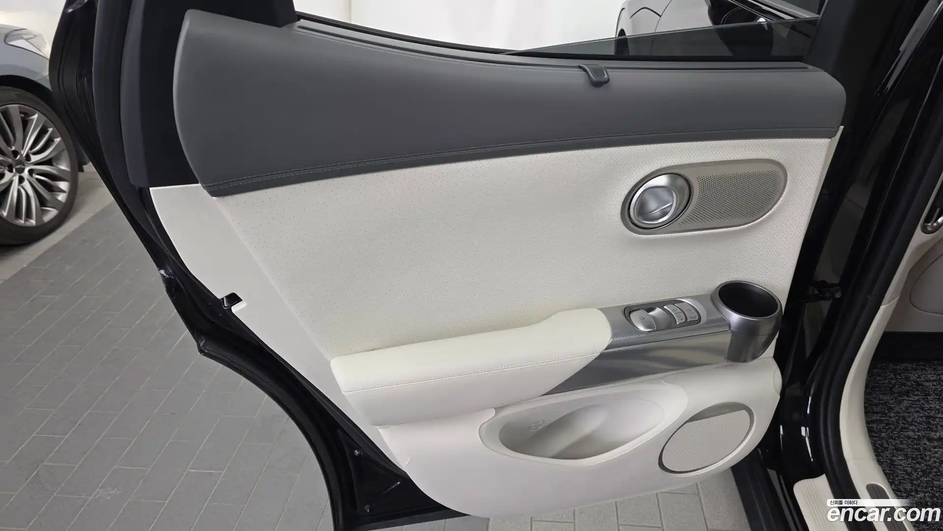 GV60 Genesis 2022.6-INNER-035