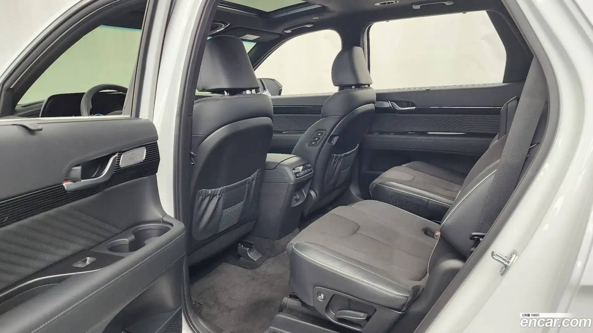 Palisade Hyundai 2024.1-INNER-036