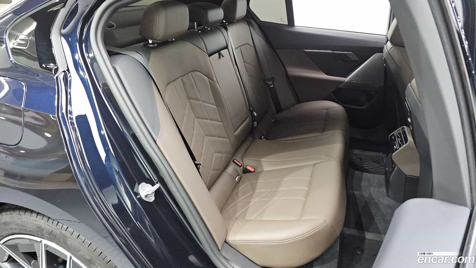 5-Series BMW 2024.4-OPTION-015