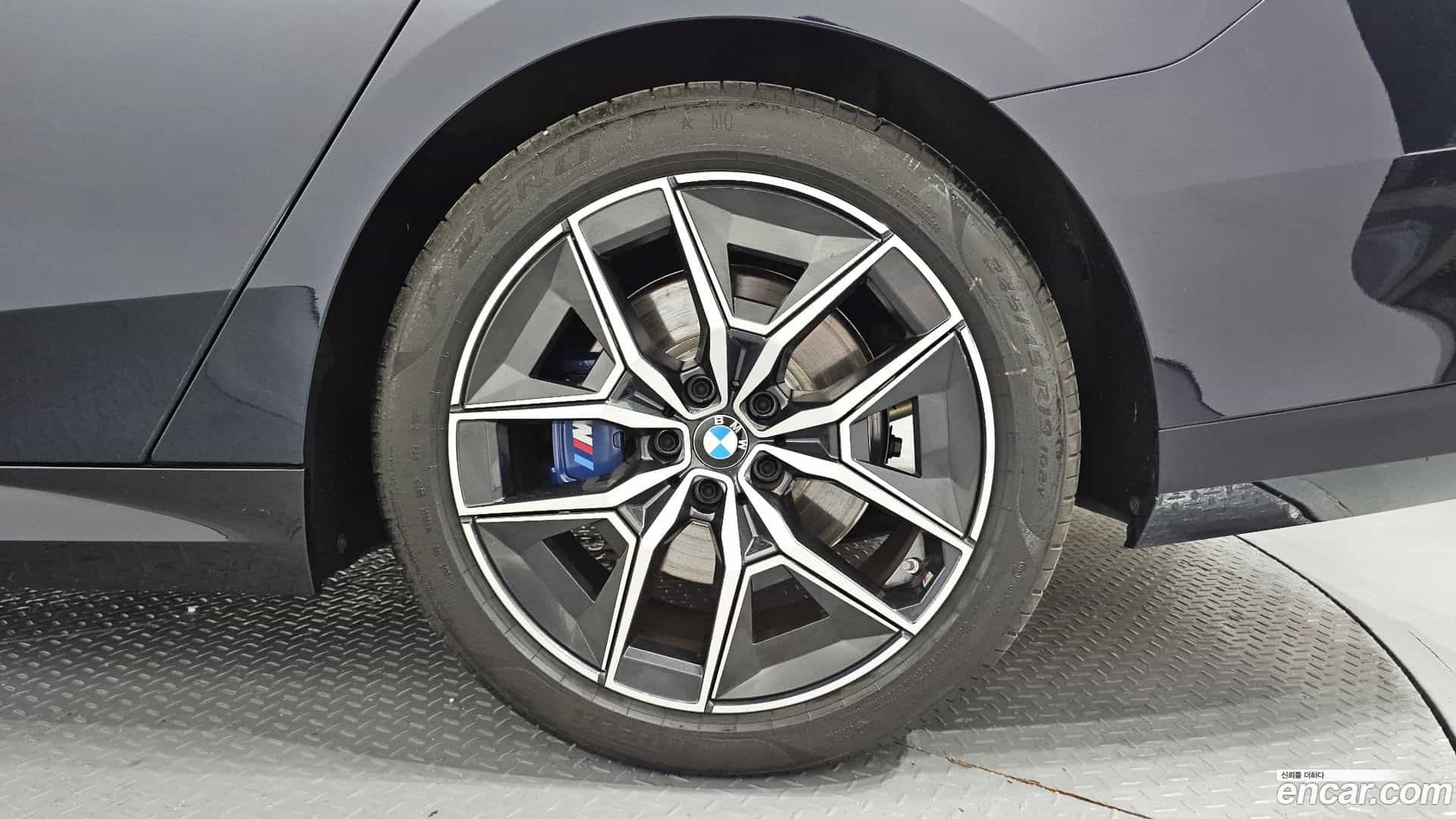 5-Series BMW 2024.4-OUTER-031